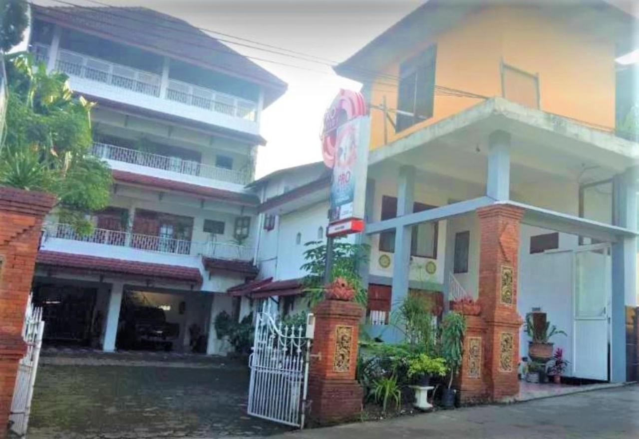 Wisma & Kantin Amanda Mojokerto Exterior photo